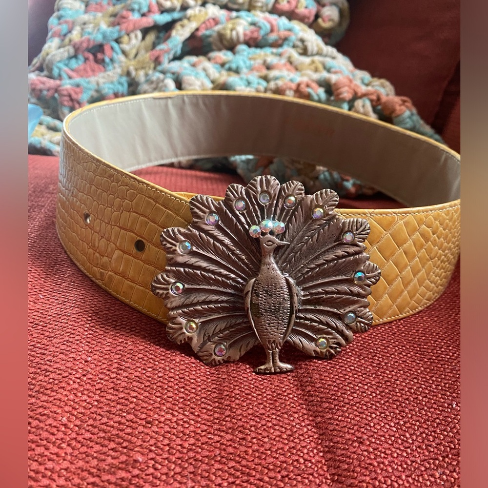 Vintage Laloon 'Specialty belts' yellow wide waist belt Peacock Buckle